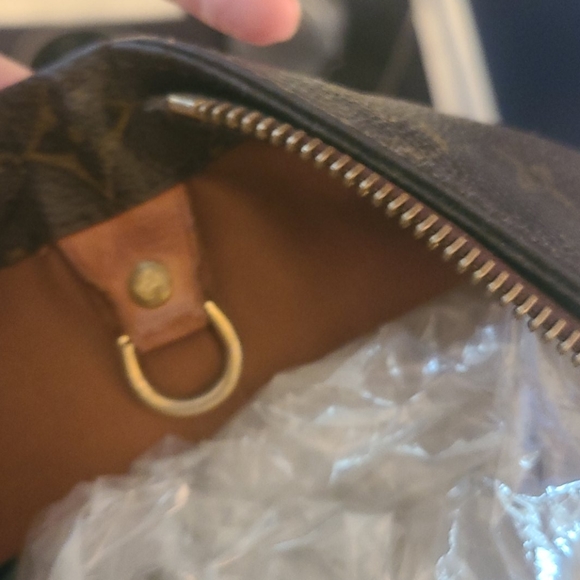 100% Authentic Louis Vuitton Cabas Mezzo GM BAG - Picture 12 of 16